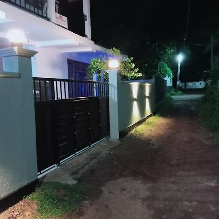 Great yeheni villa Hikkaduwa Dış mekan fotoğraf