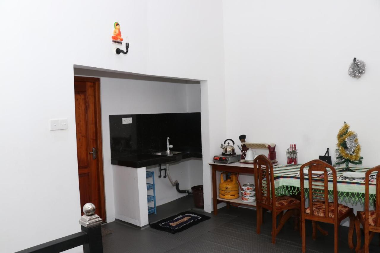 Great yeheni villa Hikkaduwa Dış mekan fotoğraf